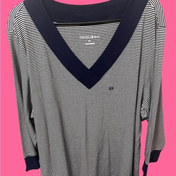 Fashion Bug Black and White 3/4 Sleeve Boxy Tee - Picture 1 of 5